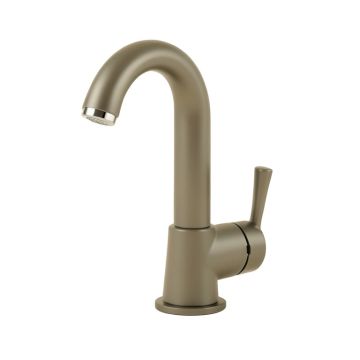 Trinsic Pull Down Single Handle Kitchen Faucet With Magnatite® Docking And Diamond Seal Technology