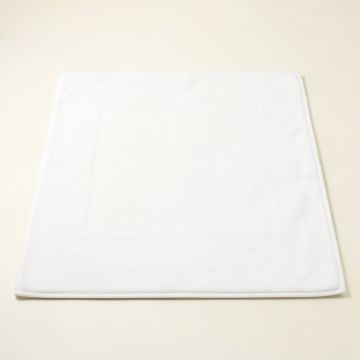 Glen Crossing Bath Mat - White (synthetic illustration; no displayed measurements)
