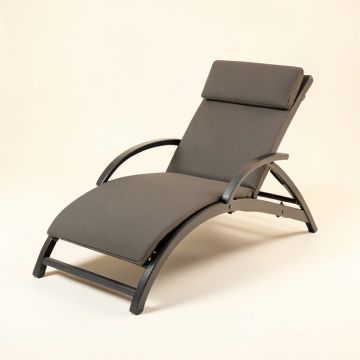 Romero Zero Gravity Reclining Chaise Lounge (synthetic illustration; no displayed measurements)