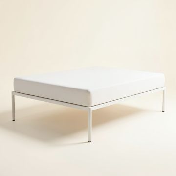 Daybed (synthetic illustration; no displayed measurements)