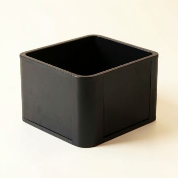 Vale Dell Empty Furniture-Style Litter Enclosure - Black (synthetic illustration; no displayed measurements)