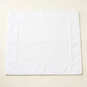 Alder Bridge Bath Mat - White (synthetic illustration; no displayed measurements)