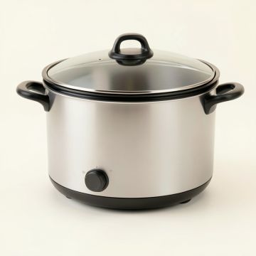 Elite By Maxi-Matic Platinum 8.5 Qt . Stainless Steel Slow Cooker (synthetic illustration; no displayed measurements)