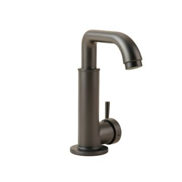 Artifacts Single-Hole Kitchen Sink Faucet With Pull-Down Spout And Berrysoft™