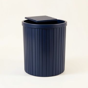 Moss Canyon Closed Garden Compost Bin - Navy (synthetic illustration; no displayed measurements)