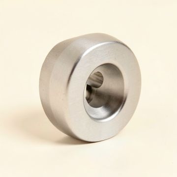 Contemporary Metal Pull 1 1/4 '' Center To Center Finger Pull (synthetic illustration; no displayed measurements)