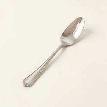 Dressed Cake / Pastry Server (synthetic illustration; no displayed measurements)