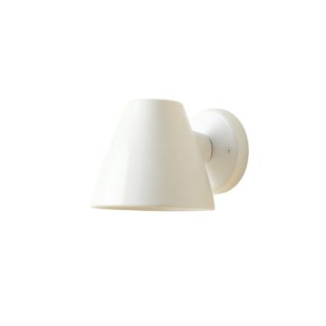 Moss Crossing Wall Sconce Mounted On A Plain Wall - White