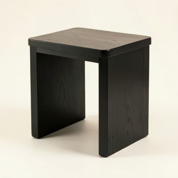 Maple Dale Side Table - Black (synthetic illustration; no displayed measurements)