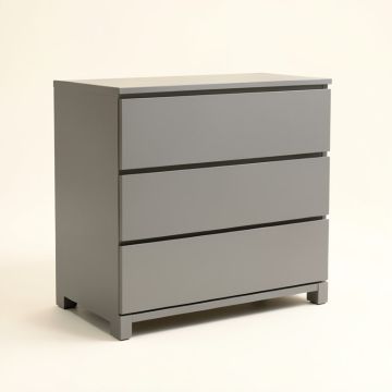Dyri Chest (synthetic illustration; no displayed measurements)