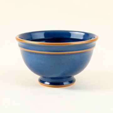 Amarillo Polish Pottery 3.15 Qt . Tureen (synthetic illustration; no displayed measurements)