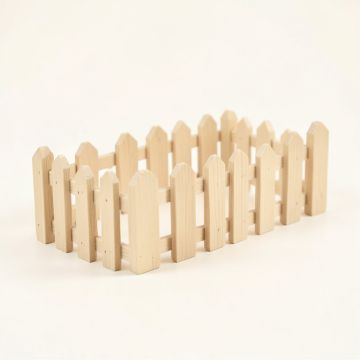 Cristiana 1:48 O Gauge Wood Picket Fence Model Train Display Accessory Outdoor Fairy Garden (synthetic illustration; no displayed measurements)