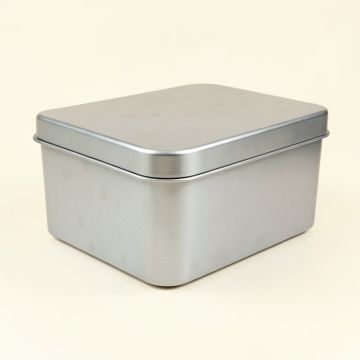 Roll -Top Lid Steel Bread Box (synthetic illustration; no displayed measurements)