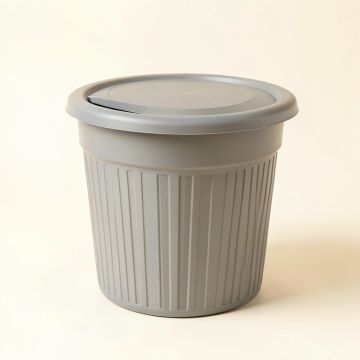 Maple Canyon Closed Garden Compost Bin - Gray (synthetic illustration; no displayed measurements)
