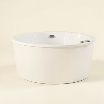 71 '' X 32 '' Freestanding Soaking Acrylic Bathtub (synthetic illustration; no displayed measurements)