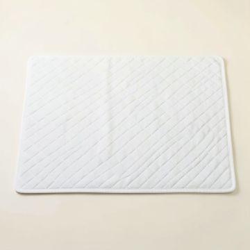 Cliff Bluff Bath Mat - White (synthetic illustration; no displayed measurements)